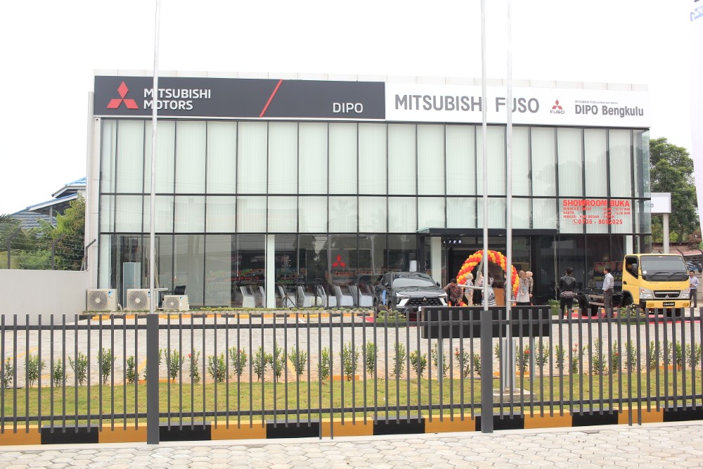 Mitsubishi Fuso Memperkuat Jaringan Penjualan di Kota Bengkulu dengan Buka Diler PT. DIPO Internasional Pahala Otomotif